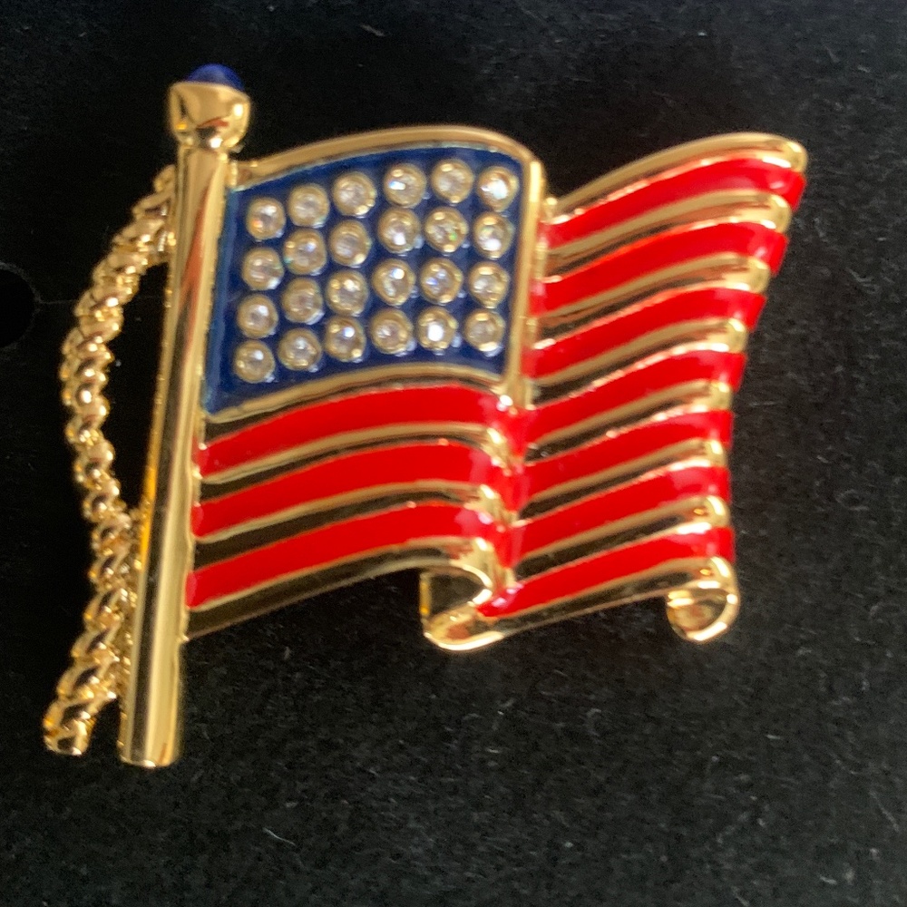 Franklin Mint American Flag Pin Brooch with Swarovski Crystals